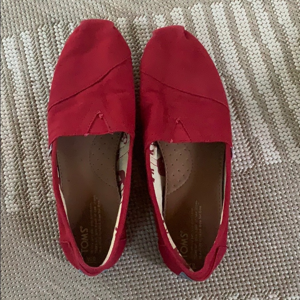 Toms shoes red